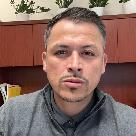Meet your Posher, Luis - Picture 1 of 1
